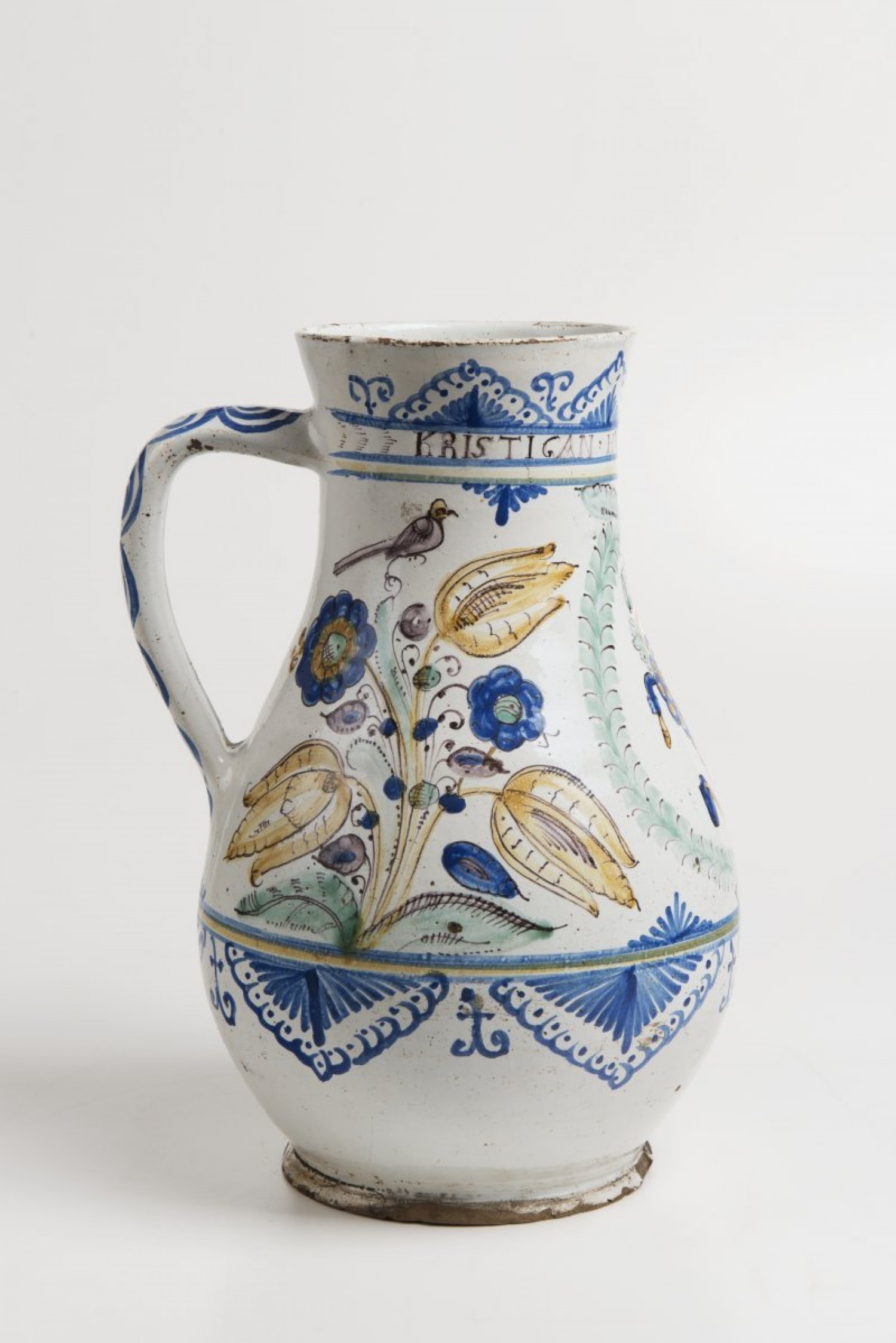 9/ Habánský džbán cechu vinařů, Čechy, 1716 fajáns, výška 27 cm  dosažená cena: 347 200 Kč Arthouse Hejtmánek 30. 11. 2017