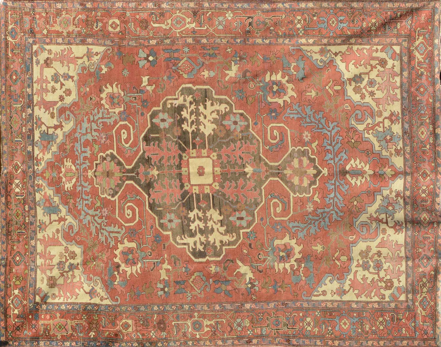 8/ Koberec Heriz, Sýrie, 1880,   290 x 375 cm dosažená cena: 342 200 Kč Zezula 8. 4. 2017
