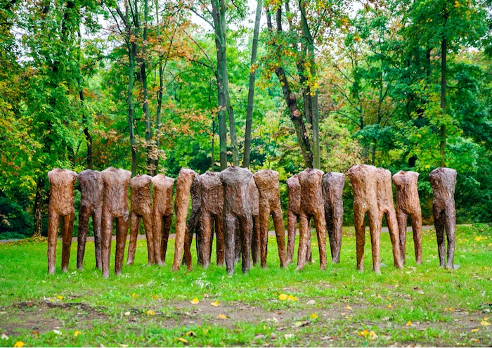 Magdalena Abakanowicz: Caminando, 1998–99